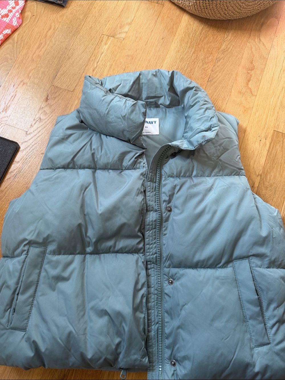 Old Navy Light Sage Quilted Puffer Vest